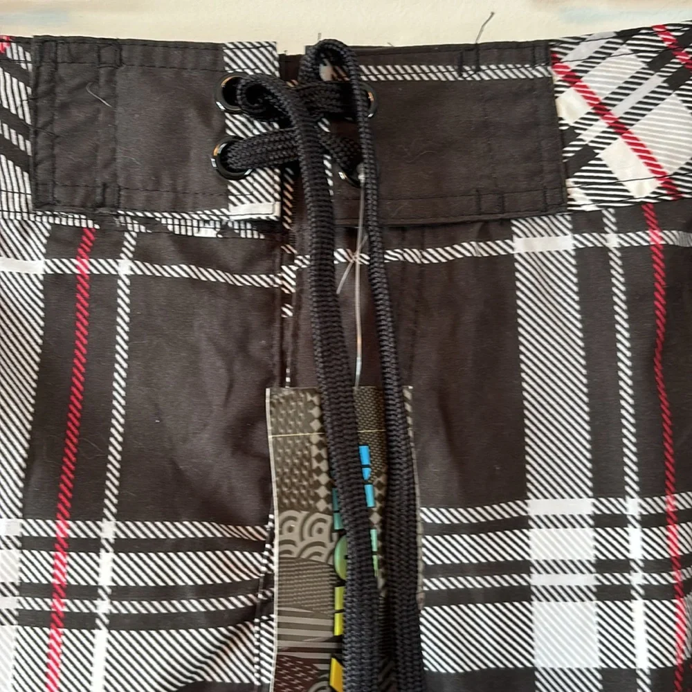 Blue Sol black/LT gray/Red swim trunks size 38 BNWT